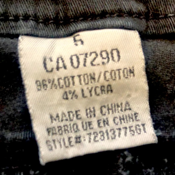 Illegal Jeans 💜 - Picture 4 of 13